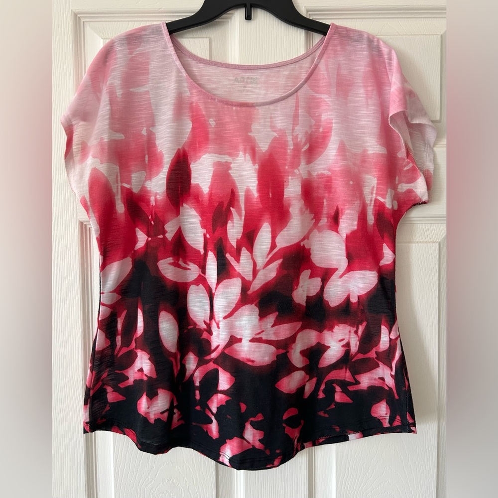 Apt 9 top